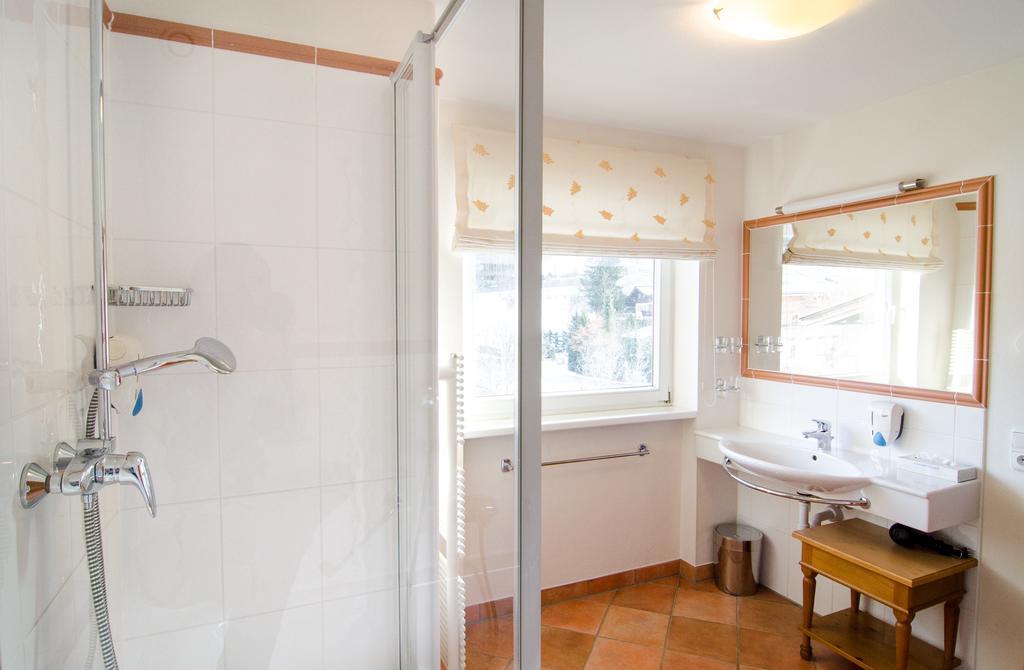 Seebichl Haus Am See Designhotel Kitzbuehel Room photo